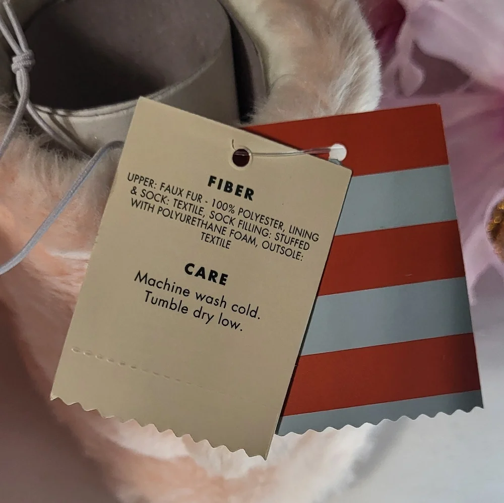 Cat & Jack Girls NWT Light Pink Llama Faux Fur Slipper Booties Sz Medium (7/8)